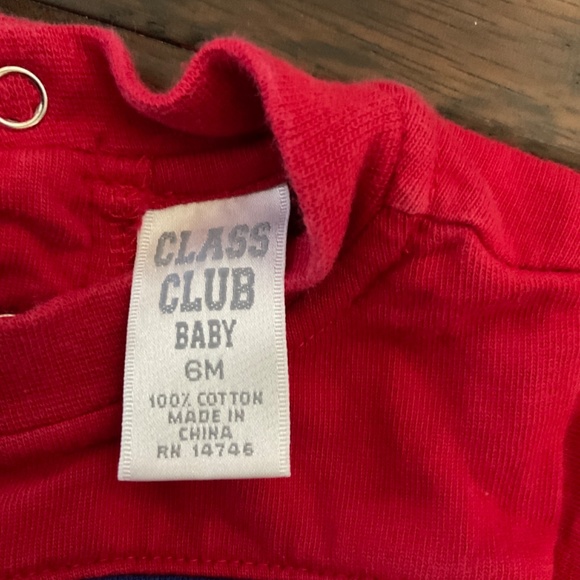 Class Club Baby Romper with a hat - 6 mos. - Picture 4 of 6